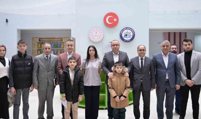 Esenyurt Belediyesi Başkan Vekili Can Aksoy'dan öğrencilere destek