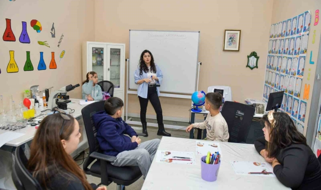 Esenyurt Belediyesi'nden özel çocuklara bilim atölyesi