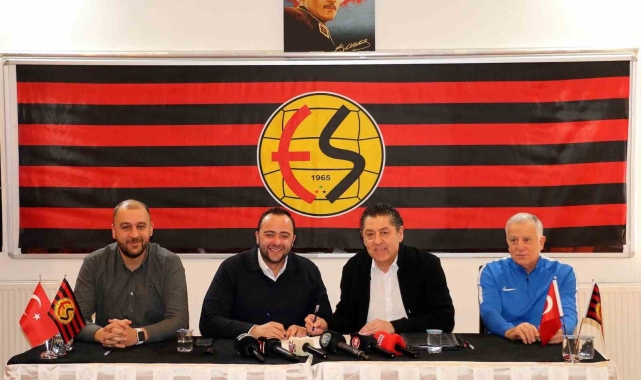 Eskişehirspor'un yeni teknik direktörü Ümit Metin Yıldız oldu