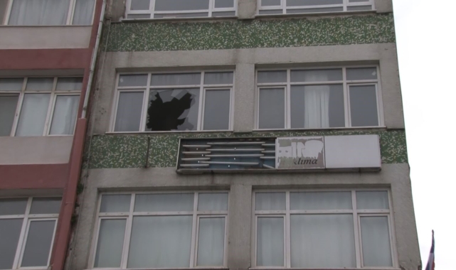 Fatih'te uyuşturucu etkisindeyken dövdükleri arkadaşlarını camdan attılar