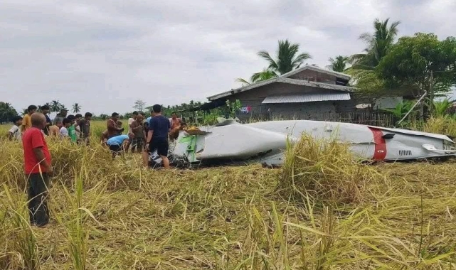 Filipinler'de küçük uçak düştü: 4 kişi öldü