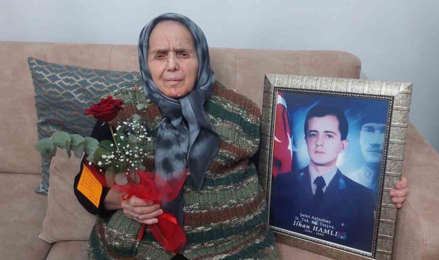 Gazi Tümgeneral Ala'dan şehit annesine anlamlı hediye