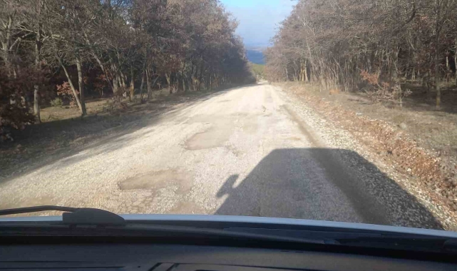 Gediz'de Ilıca - Gürkuyu yolu sürücüler için çileye dönüştü