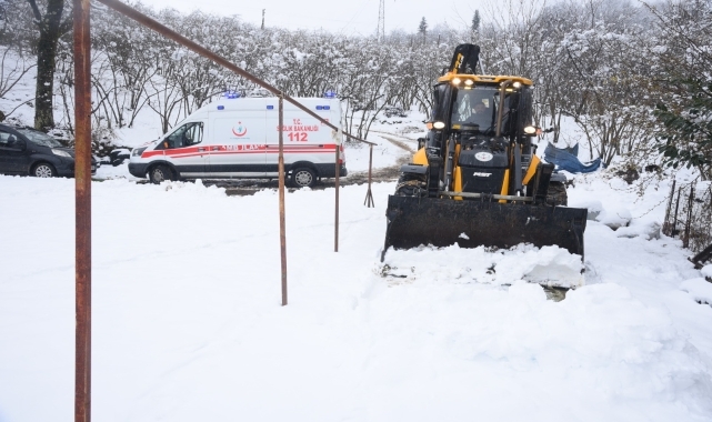 Giresun'da rahatsızlanan hasta yol açılarak hastaneye kaldırıldı