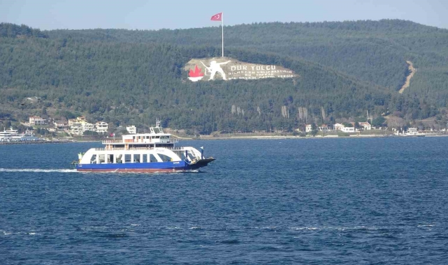 Gökçeada'ya feribot seferlerine fırtına engeli