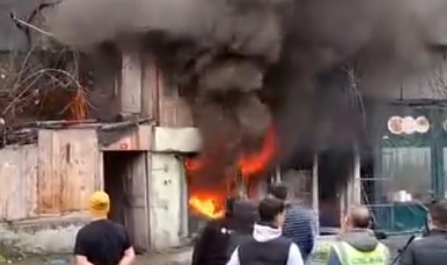 Güngören'de işyerinden alevler yükseldi