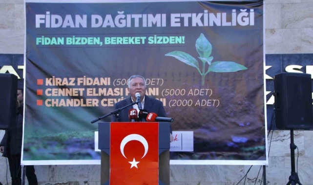 Honaz Belediyesinden üreticiye 15 bin fidan desteği