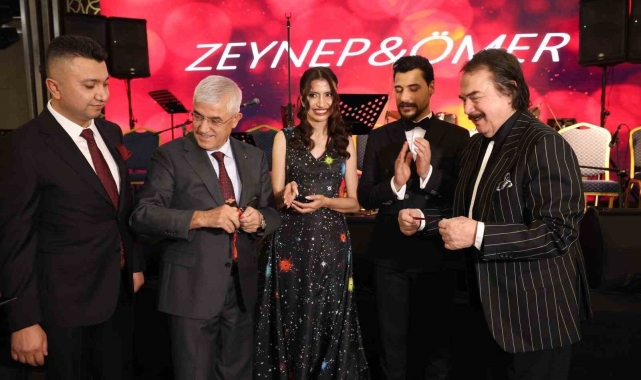 İş adamı Serdar Özyurt'un kardeşi Zeynep Özyurt'un nişan töreninde birçok ünlü sanatçı sahne aldı