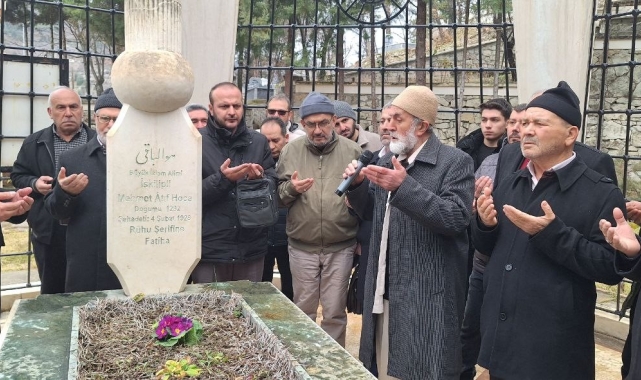 İskilipli Atıf Hoca kabri başında dualarla anıldı