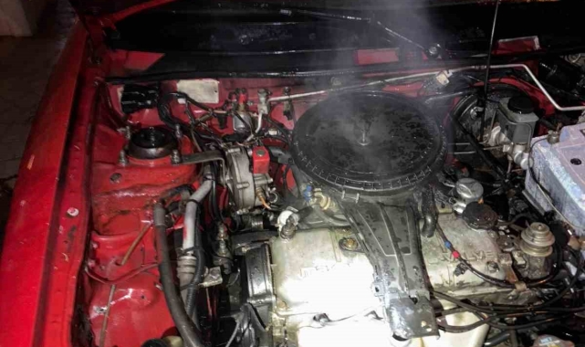 Isparta&#039;da otomobil yangını itfaiye ekiplerince söndürüldü