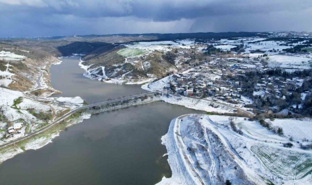 İstanbul&#039;da doğanın beyaz örtüyle muhteşem uyumu havadan görüntülendi