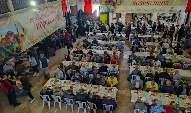 İzmir Vakıflar Müdürlüğü Manisa'da iftar sorası kuruyor