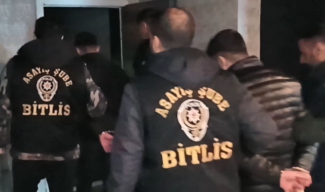 Kadınları yüksek maaş vaadiyle kandırarak fuhuşa zorlayan çete çökertildi