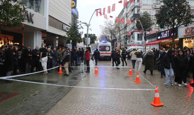 'Kalp krizi' geçiren cansız mankeni görünce hayrete düştüler