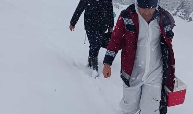 Kapalı yollara rağmen çiftçileri yalnız bırakmıyorlar