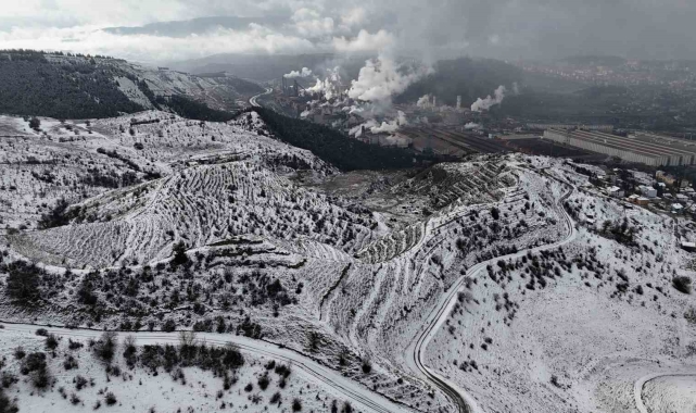 Kar yağışı sonrası kentte siyah beyaz renkler hakim oldu