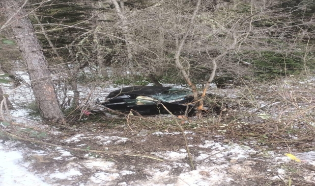 Karabük'te şarampole devrilen otomobilin sürücüsü yaralandı