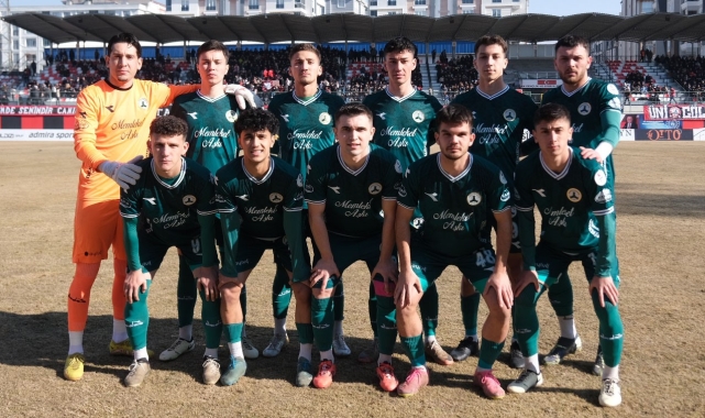 Karadeniz'in köklü takımlarından Giresunspor'un önlenemeyen düşüşü devam ediyor