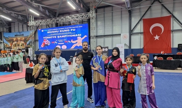Karamanlı sporcular Wushu Kung Fu Türkiye Şampiyonası'nda madalyalarla döndü