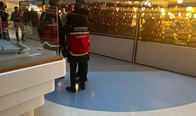 Kastamonu&#039;da alışveriş merkezinde satılan 500 kilo sucuğa el konuldu
