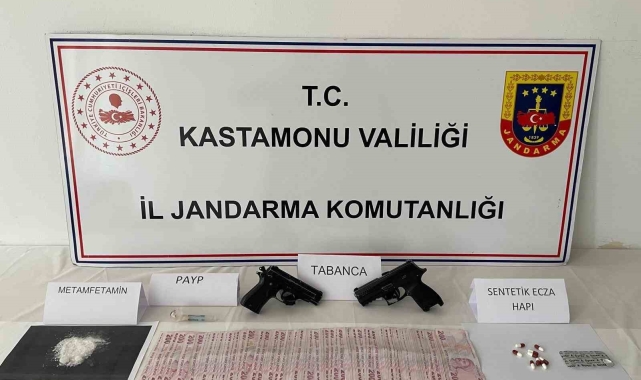 Kastamonu'da zehir tacirlerine geçit yok: 2 gözaltı