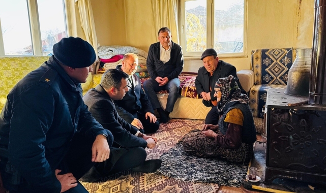 Kaymakam Akbulut, 6 Şubat depreminde hayatını kaybeden Çivrilli öğretmeninin ailesini ziyaret etti