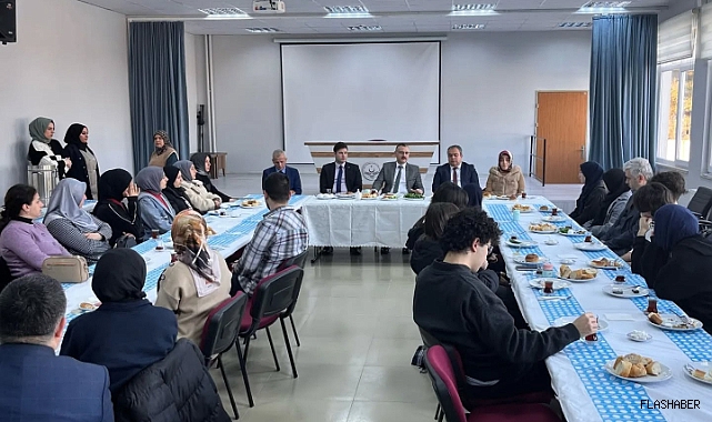 Kaymakam Yılmaz, genç yazarlarla bir araya geldi