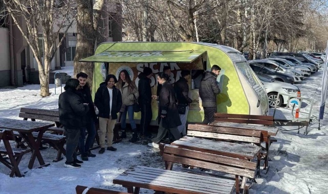 Kayseri'de öğrencilere sıcak çorba ikramı