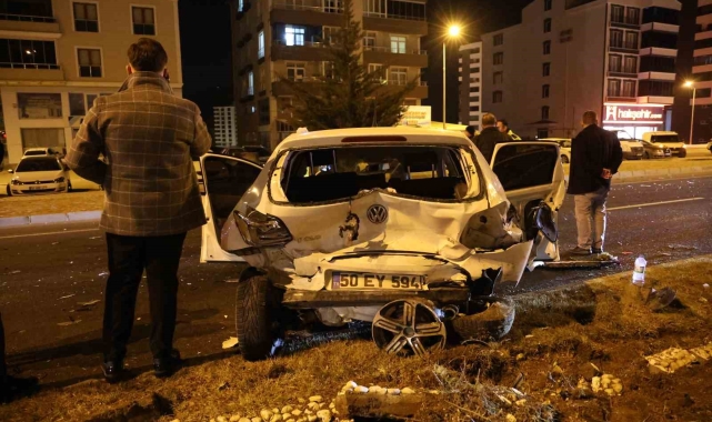 Kaza yaptı, yaralı arkadaşlarını bırakıp kaçtı