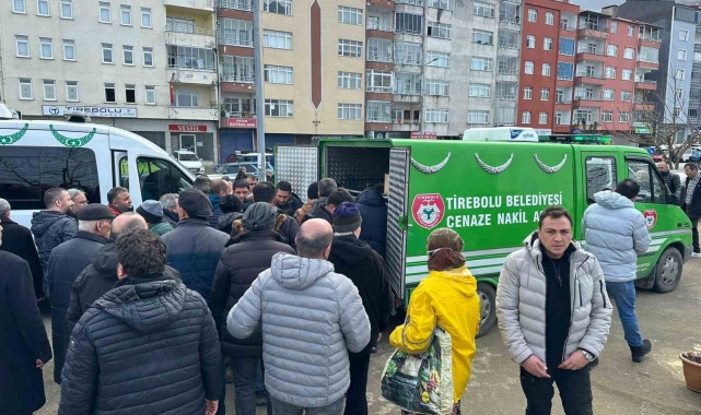 Kazada hayatını kaybeden 4 kişi toprağa verildi