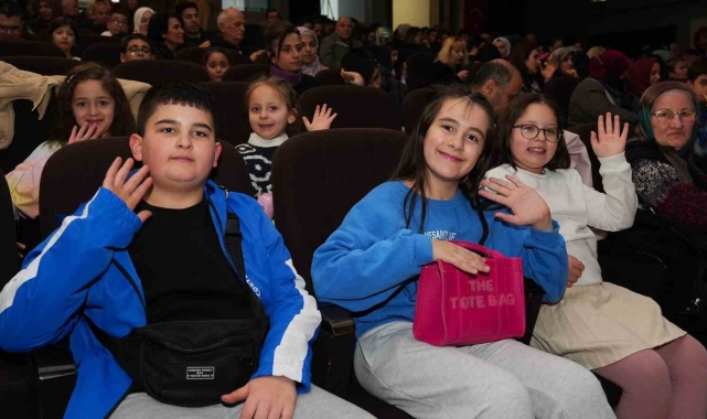 Keçiören'de "Komşu Köyün Delisi" tiyatro oyunu sahnelendi