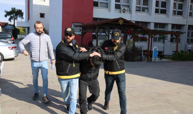 Kendisini borçlandıran patronunu öldürdü, çekiciye yüklediği otomobiyle İstanbul'a kaçtı