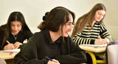 Kepez Belediyesi'nden başarılı öğrencilere VIP sınıf