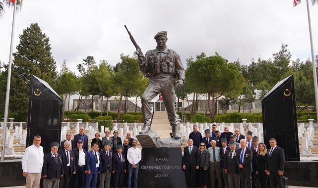 Kıbrıs Barış Harekatı'na katılan Ayvalıklı gaziler 51 yıl sonra Yavru Vatan'da