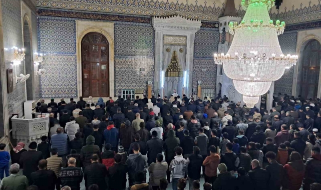 Kilis'te ilk teravih namazı kılındı