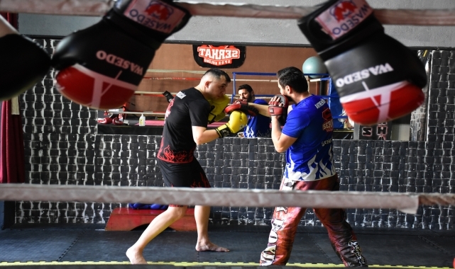 Kilo vermek için başladığı kick boksta bölge birincisi oldu