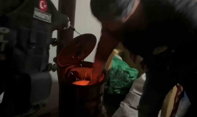 Kırklareli'nde uyuşturucu operasyonu: Uyuşturucu maddeyi sobaya atarken yakalandı