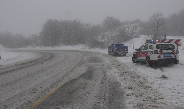 Kırklareli'nin yüksek kesimlerinde kar yağışı etkili oluyor
