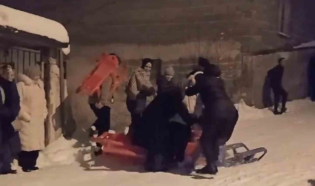Kızağını alan bu yokuşa koştu