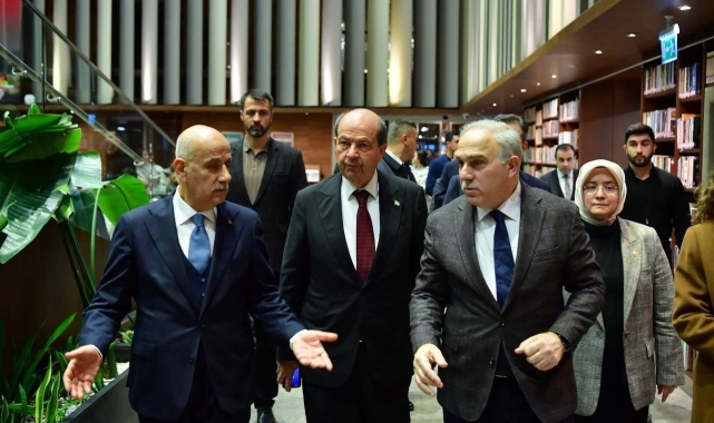 KKTC Cumhurbaşkanı Ersin Tatar, Fatih Merkez Kütüphanesi'ni ziyaret etti
