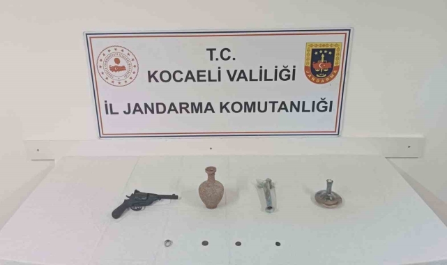 Kocaeli'de araçta tarihi eser ele geçirildi