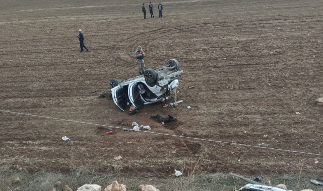 Köpeğe çarpmamak için manevra yapan otomobil takla attı: 3 yaralı