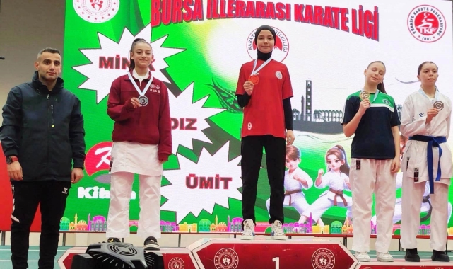 Körfezli karateciler Bursa'dan 9 madalyayla döndü