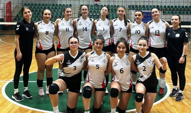 Körfezli voleybolcu kızlar sahadan galibiyetle ayrıldı
