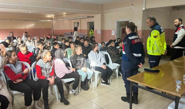 Kütahya'da jandarmadan öğrencilere eğitim