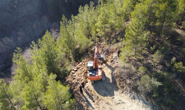 Kuzey Adana'da 4 mevsim turizm için yol çalışması başladı