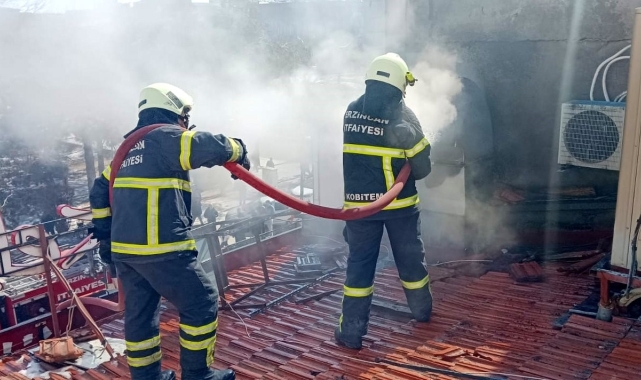 Lokantanın çatısında çıkan yangın söndürüldü