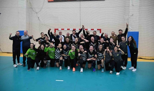 Manisa BBSK Hentbol Takımından tarihi başarı