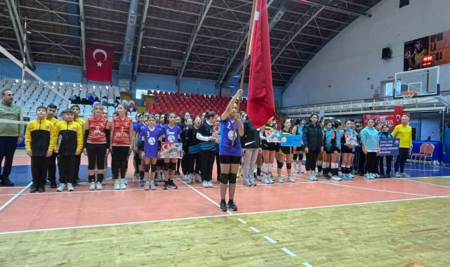 Manisa'da Okul Sporları Voleybol Grup Müsabakaları başladı