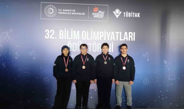 Manisalı öğrencilerden Bilim Olimpiyatlarında 1 gümüş 3 bronz madalya